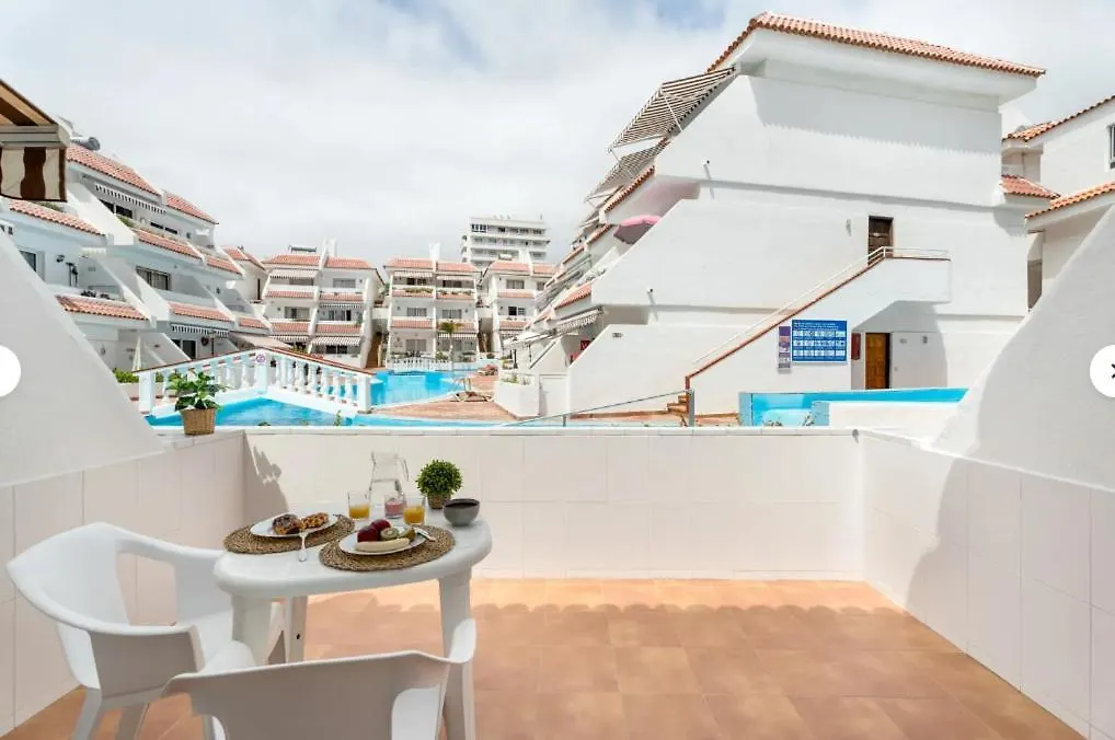 Oasis Beach Las Floritas location